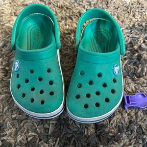 Used toddler croc size 8
